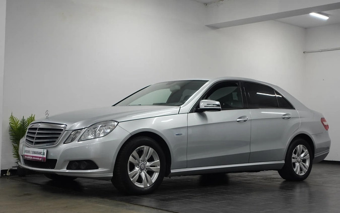 Mercedes-Benz Klasa E cena 49900 przebieg: 319107, rok produkcji 2009 z Niemodlin małe 742